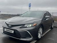 Toyota Camry 2022 года за 14 800 000 тг. в Астана