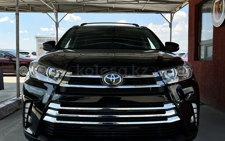 Toyota Highlander 2019 года за 16 000 000 тг. в Алматы
