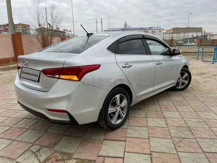 Hyundai Accent 2019 года за 8 200 000 тг. в Атырау – фото 4