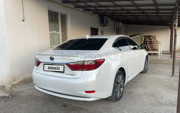 Lexus ES 300h 2015 годаfor11 000 000 тг. в Актау