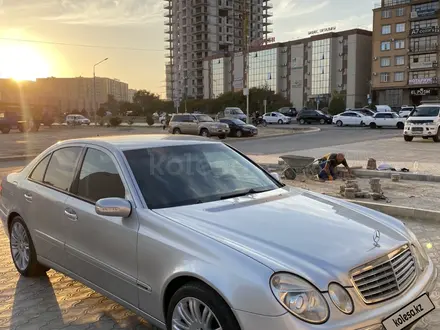 Mercedes-Benz E 320 2002 года за 5 300 000 тг. в Актау – фото 2