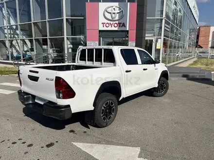 Toyota Hilux 2023 года за 19 090 000 тг. в Усть-Каменогорск – фото 17