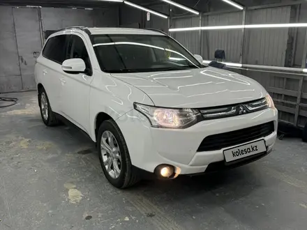 Mitsubishi Outlander 2014 года за 7 900 000 тг. в Алматы – фото 2