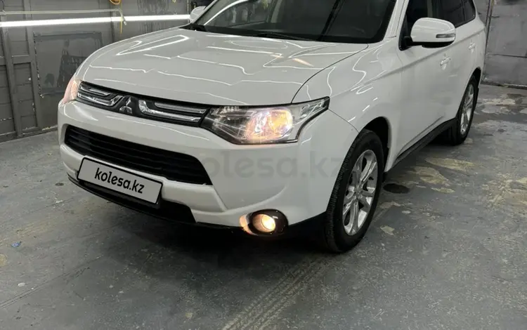 Mitsubishi Outlander 2014 годаfor7 900 000 тг. в Алматы