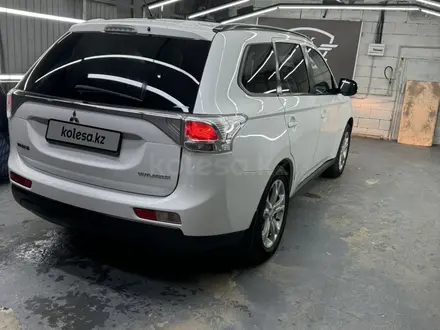 Mitsubishi Outlander 2014 года за 7 900 000 тг. в Алматы – фото 6