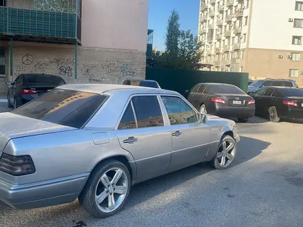 Mercedes-Benz E 280 1994 года за 3 200 000 тг. в Жанаозен