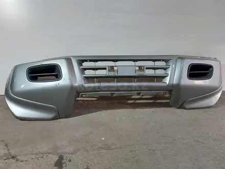 Передний бампер Митсубиси Паджеро 3 Mitsubishi Pajero за 25 000 тг. в Алматы