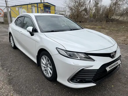 Toyota Camry 2021 года за 16 000 000 тг. в Алматы – фото 3