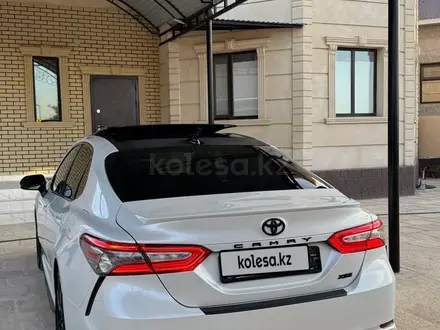 Toyota Camry 2019 года за 12 000 000 тг. в Жанаозен – фото 4