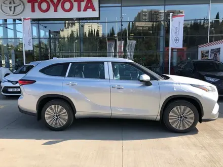 Toyota Highlander 2023 года за 34 000 000 тг. в Алматы