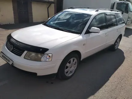 Volkswagen Passat 2000 года за 2 450 000 тг. в Астана – фото 2