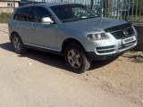 Volkswagen Touareg 2005 года за 3 300 000 тг. в Алматы