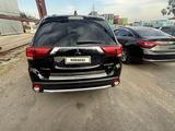 Mitsubishi Outlander 2017 годаfor9 000 000 тг. в Алматы – фото 2