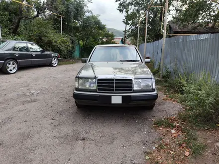 Mercedes-Benz E 230 1990 года за 1 800 000 тг. в Есик – фото 9