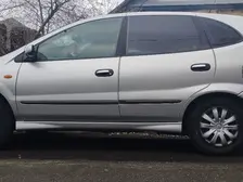 Nissan Tino, 2001