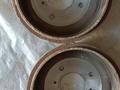 Задние тормозные барабаны вместе с защитой. за 20 000 тг. в Тараз – фото 2