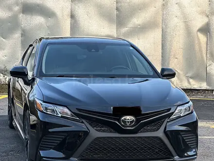 Toyota Camry 2019 года за 12 800 000 тг. в Алматы – фото 3
