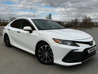 Toyota Camry 2022 года за 15 500 000 тг. в Актау