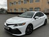 Toyota Camry 2022 года за 15 500 000 тг. в Актау – фото 3