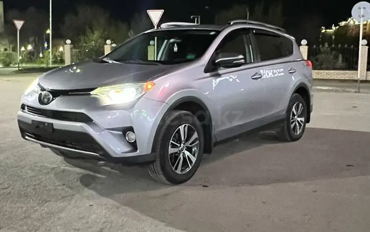 Toyota RAV4 2017 года за 8 500 000 тг. в Актобе