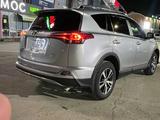 Toyota RAV4 2017 года за 8 500 000 тг. в Актобе – фото 3