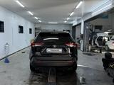 Toyota RAV4 2021 года за 13 800 000 тг. в Туркестан – фото 5