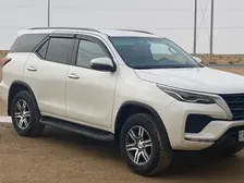 Toyota Fortuner, 2022