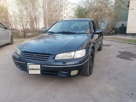 Toyota Camry 1999 года за 2 900 000 тг. в Астана