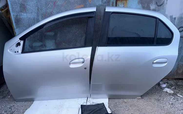 Двери дверь передние задний за 130 000 тг. в Астана