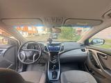 Hyundai Elantra 2015 года за 6 000 000 тг. в Уральск – фото 4