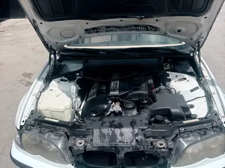 BMW 330 2003 года за 2 500 000 тг. в Алматы – фото 5
