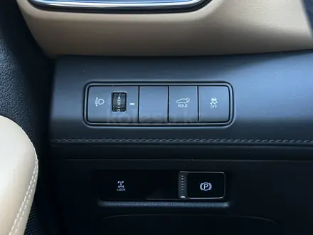 Hyundai Santa Fe 2023 года за 15 850 000 тг. в Актобе – фото 20