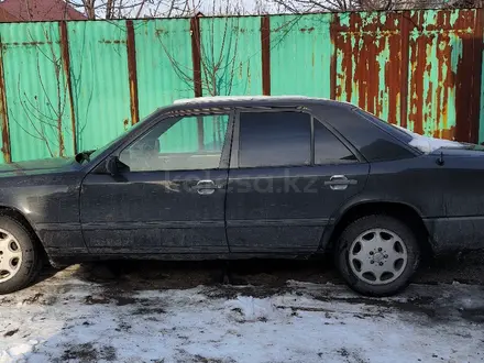 Mercedes-Benz E 230 1989 года за 800 000 тг. в Алматы – фото 2