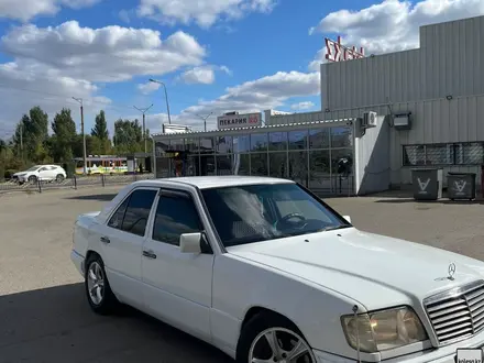 Mercedes-Benz E 220 1994 года за 2 300 000 тг. в Павлодар – фото 3