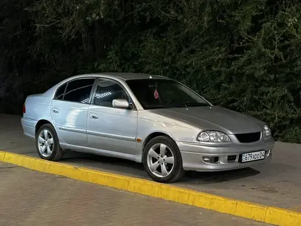 Toyota Avensis 1998 года за 2 500 000 тг. в Актобе