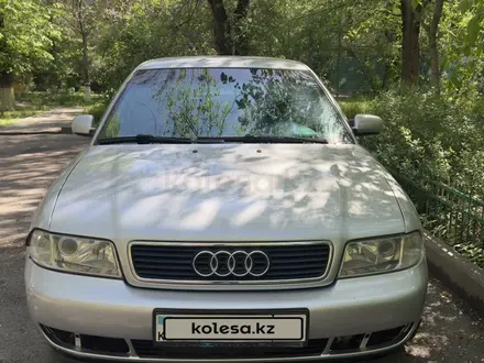 Audi A4 1996 года за 1 800 000 тг. в Алматы – фото 2