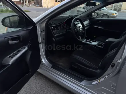 Toyota Camry 2014 года за 8 000 000 тг. в Алматы – фото 10