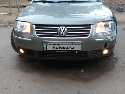 Volkswagen Passat 2002 года за 1 955 000 тг. в Павлодар – фото 2