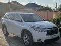 Toyota Highlander 2015 года за 12 800 000 тг. в Жанаозен – фото 2