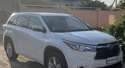 Toyota Highlander 2015 года за 12 800 000 тг. в Жанаозен – фото 2