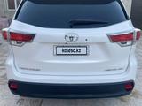 Toyota Highlander 2015 года за 11 600 000 тг. в Жанаозен – фото 2