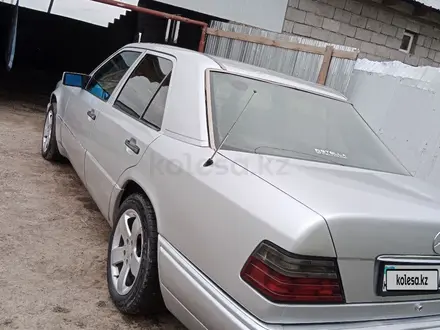 Mercedes-Benz E 200 1991 года за 1 600 000 тг. в Алматы – фото 4