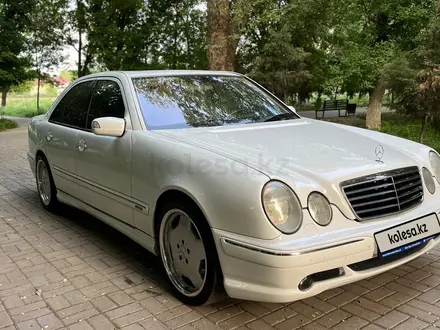 Mercedes-Benz E 55 AMG 2000 года за 7 300 000 тг. в Алматы – фото 4
