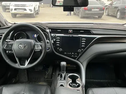 Toyota Camry 2019 года за 14 300 000 тг. в Кульсары – фото 3