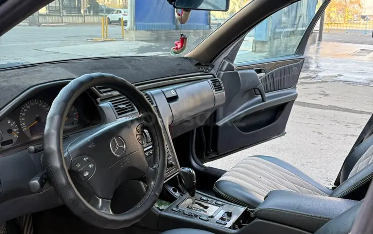 Mercedes-Benz E 280 2001 годаүшін3 700 000 тг. в Шымкент