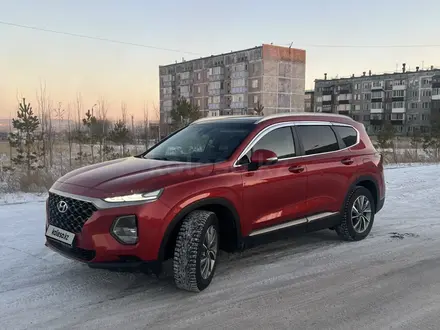 Hyundai Santa Fe 2020 года за 14 800 000 тг. в Караганда – фото 3