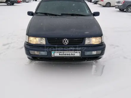 Volkswagen Passat 1994 года за 1 950 000 тг. в Астана – фото 2