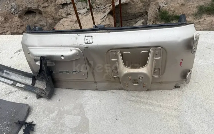 Дверь багажника, багажник на honda cr-v, хонда срв за 20 000 тг. в Алматы