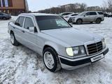 Mercedes-Benz E 300 1990 года за 1 900 000 тг. в Уральск