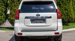 Toyota Land Cruiser Prado Luxe 2018 года за 28 300 000 тг. в Алматы – фото 5